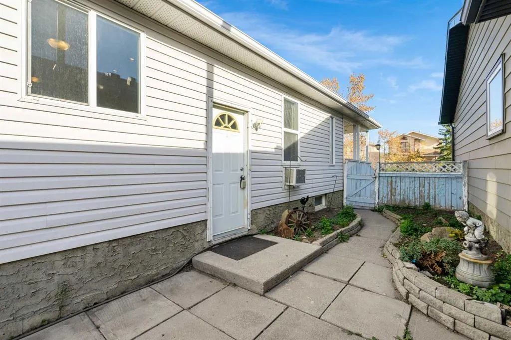 921 Erin Woods Drive SE