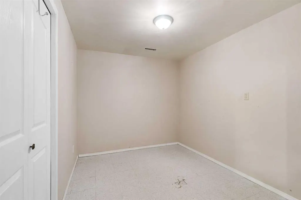 921 Erin Woods Drive SE