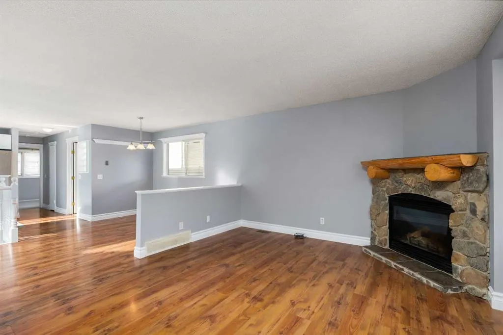 921 Erin Woods Drive SE