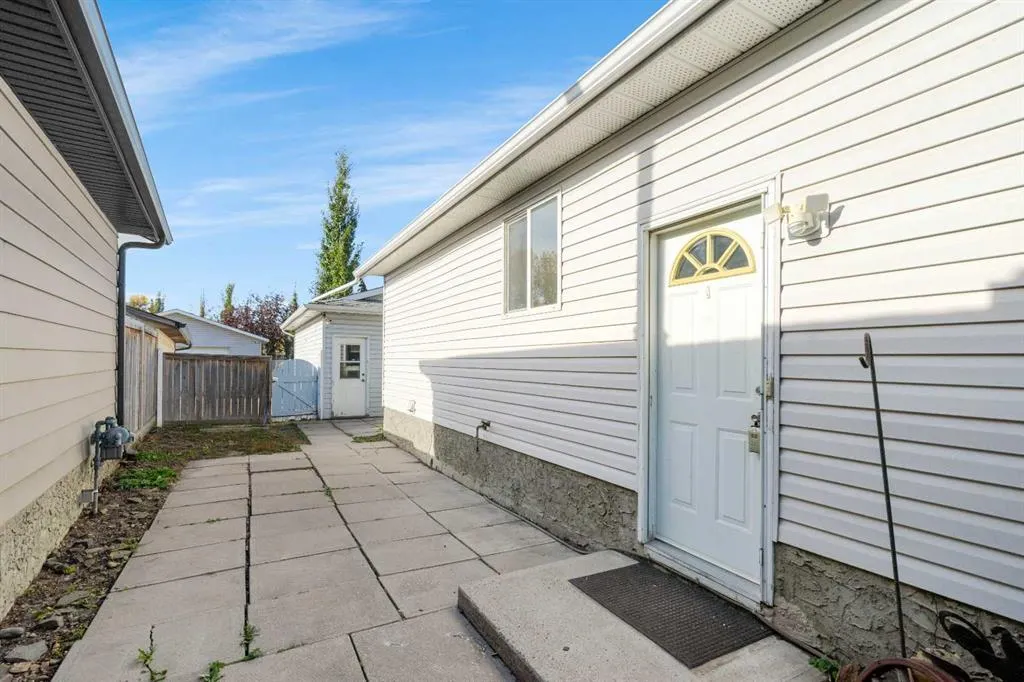 921 Erin Woods Drive SE