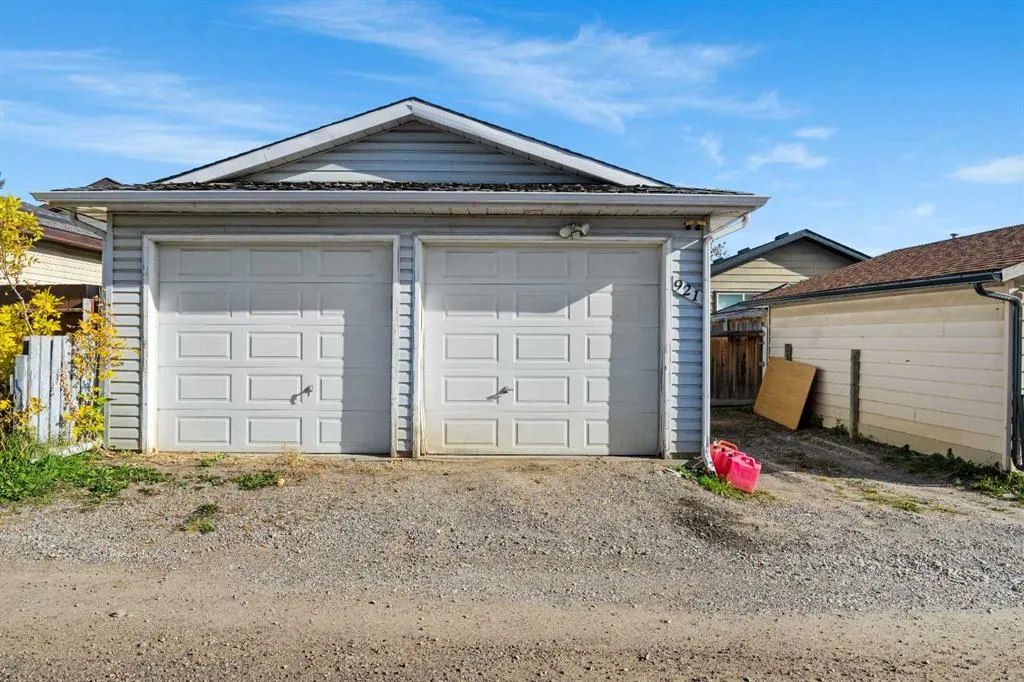 921 Erin Woods Drive SE