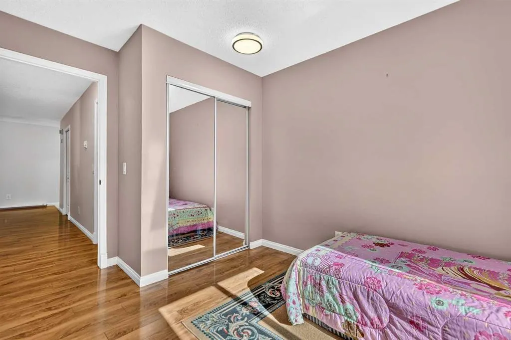 5105 Valleyview Park SE #105