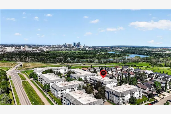 5105 Valleyview Park SE