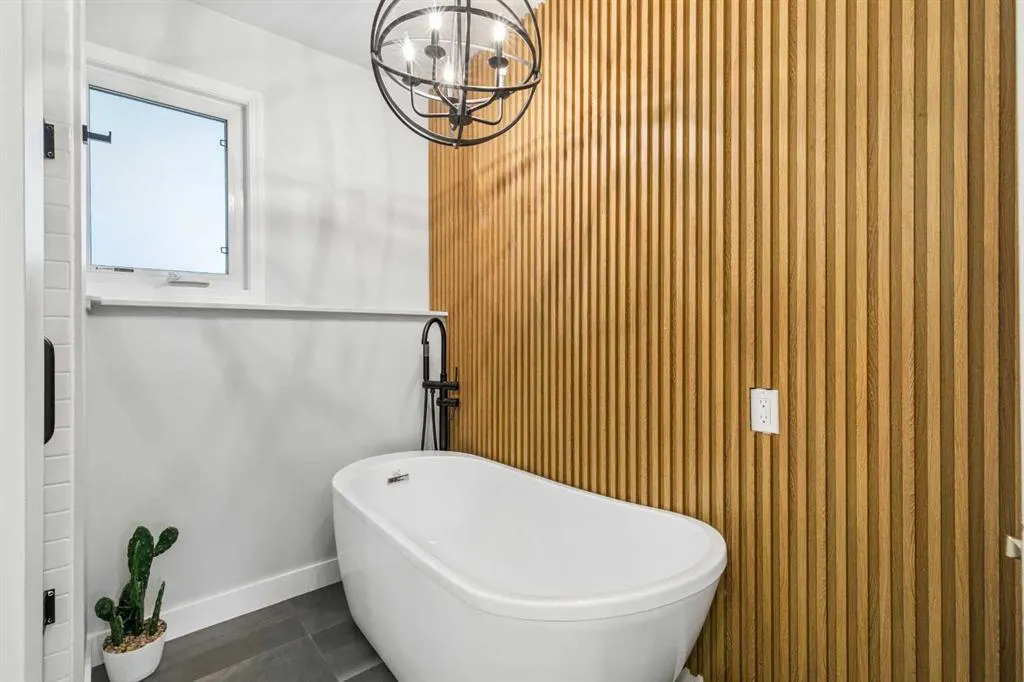 43 Lake Sundance Place SE