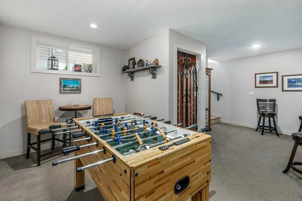 312 Crawford Close