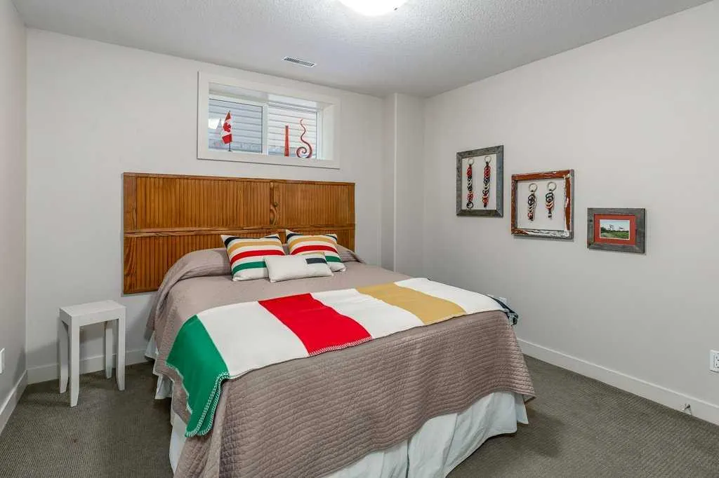 312 Crawford Close