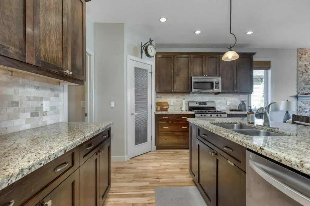312 Crawford Close