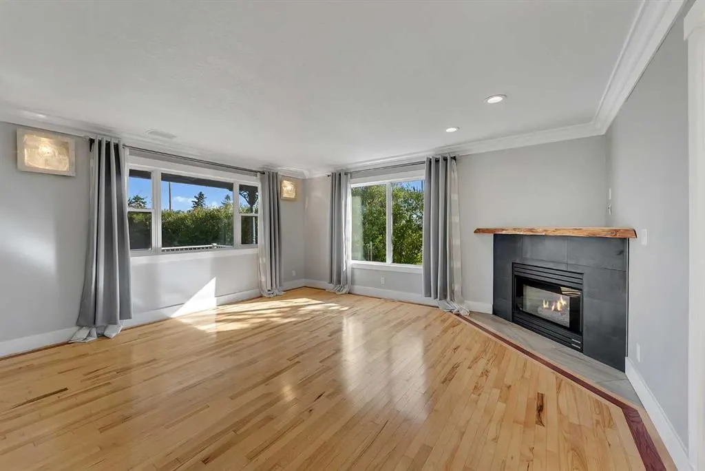 707 East Lakeview Road