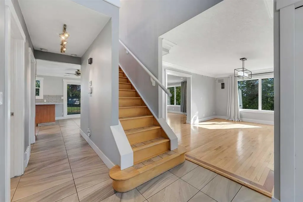 707 East Lakeview Road