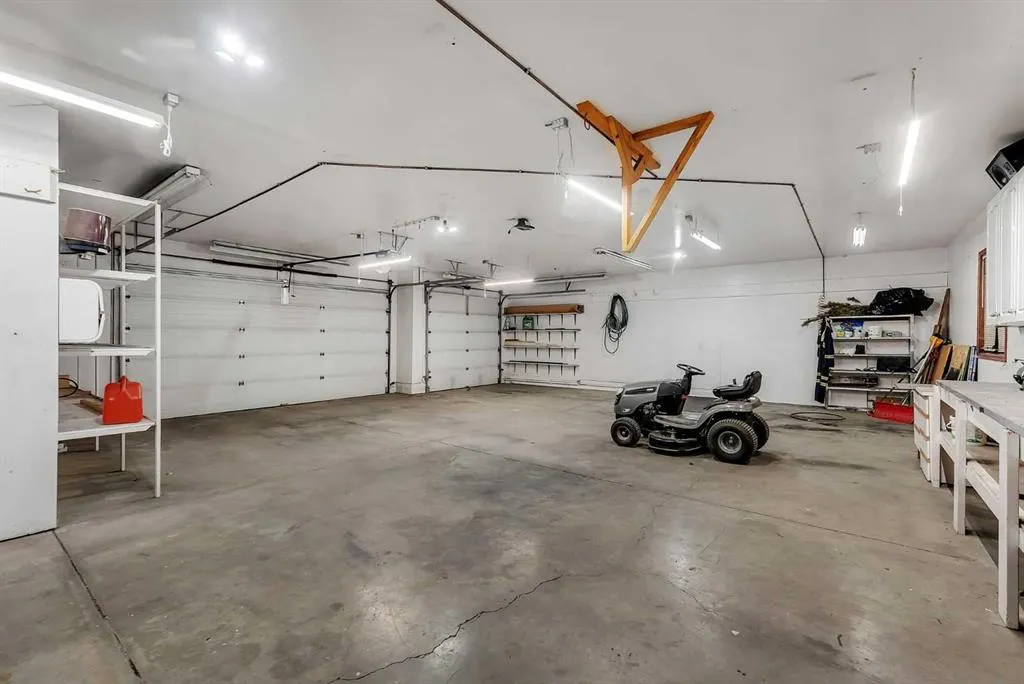 707 East Lakeview Road