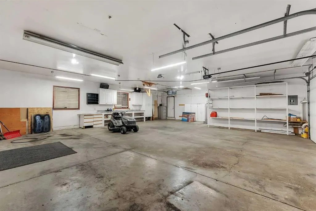 707 East Lakeview Road