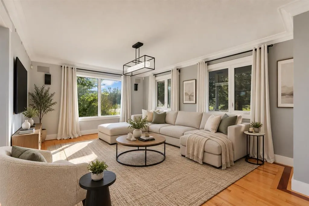 707 East Lakeview Road