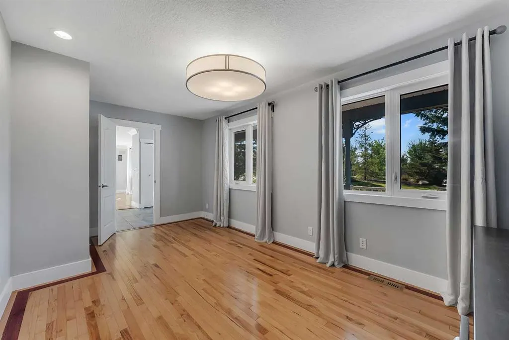707 East Lakeview Road