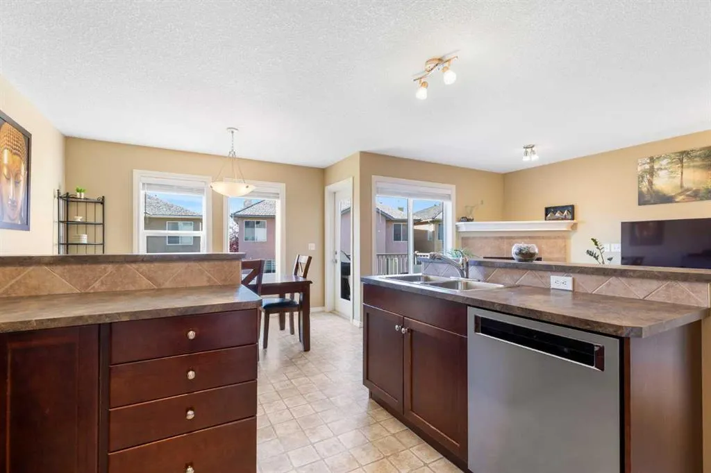 11 Royal Crest Court NW