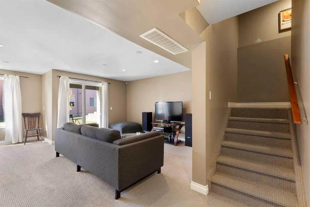 11 Royal Crest Court NW