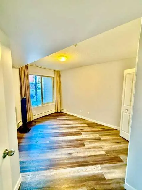 5 saddlestone Way NE #106