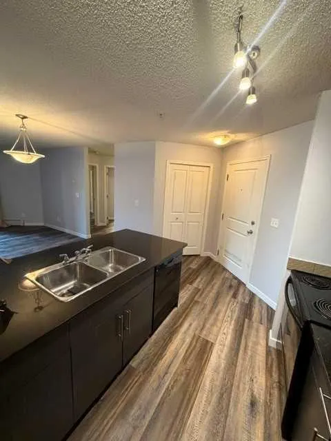 5 saddlestone Way NE #106