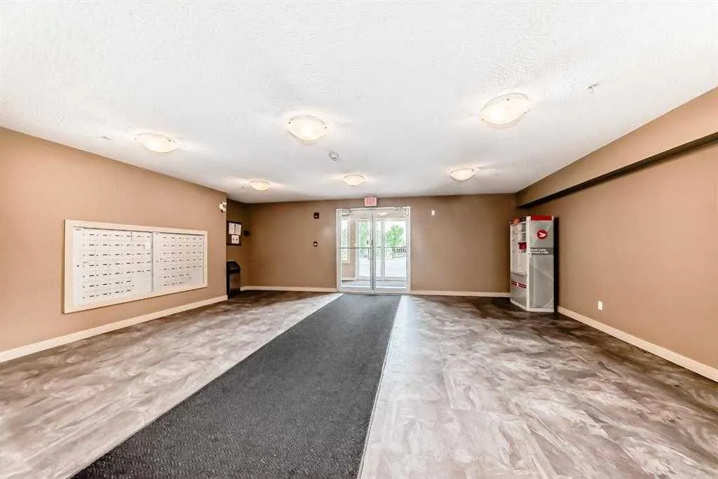 5 saddlestone Way NE #106