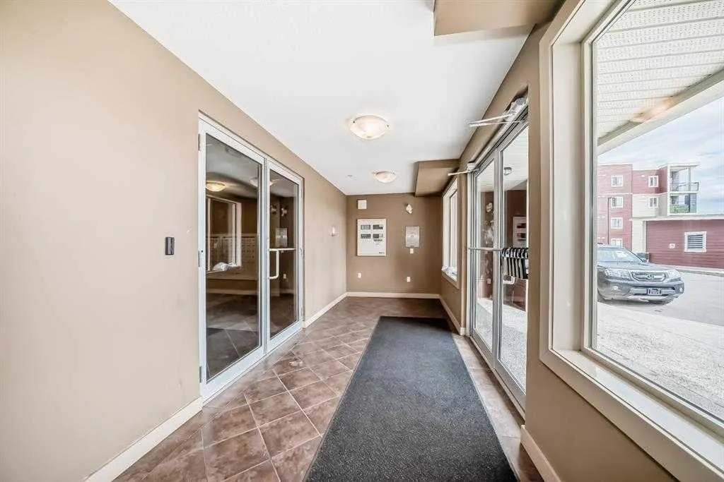 5 saddlestone Way NE #106