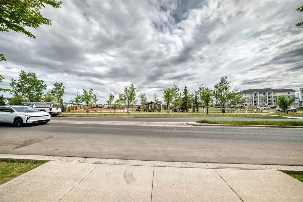 5 saddlestone Way NE #106