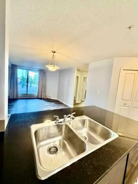 5 saddlestone Way NE #106