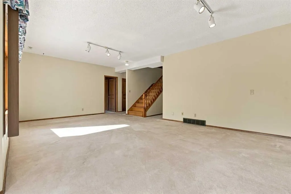 51 Edgebrook Circle NW