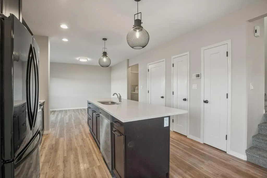1 Coventry Close