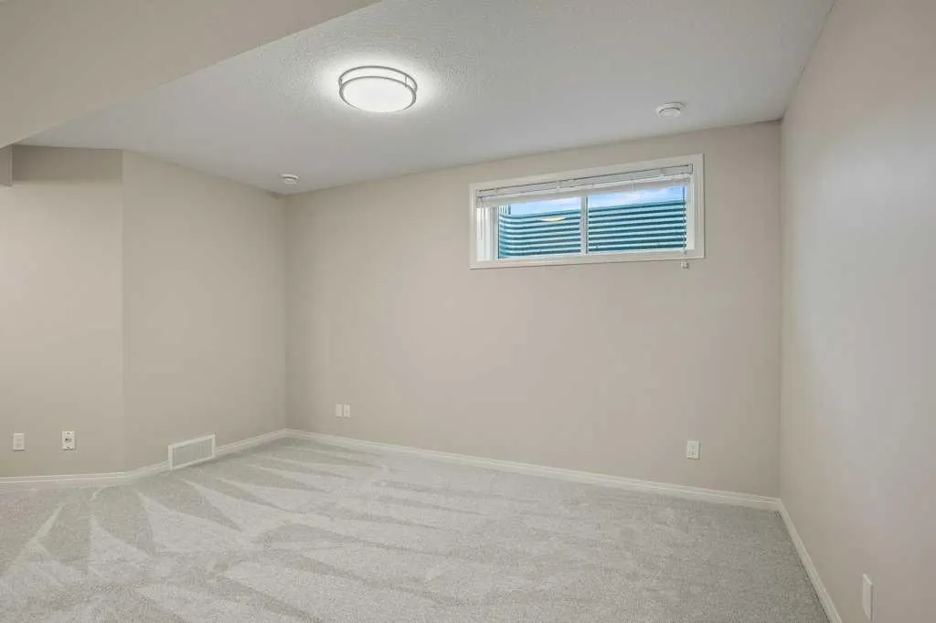 1 Coventry Close