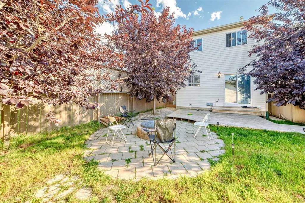 57 Martinvalley Way NE