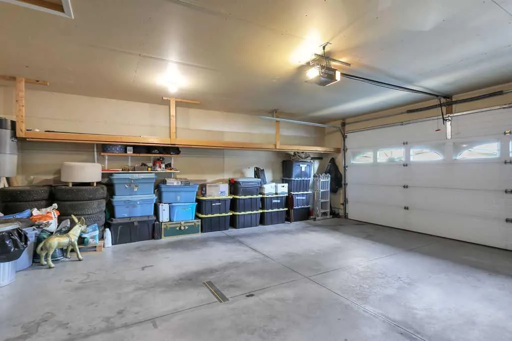 68 Asmundsen Avenue
