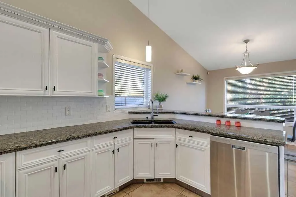 68 Asmundsen Avenue