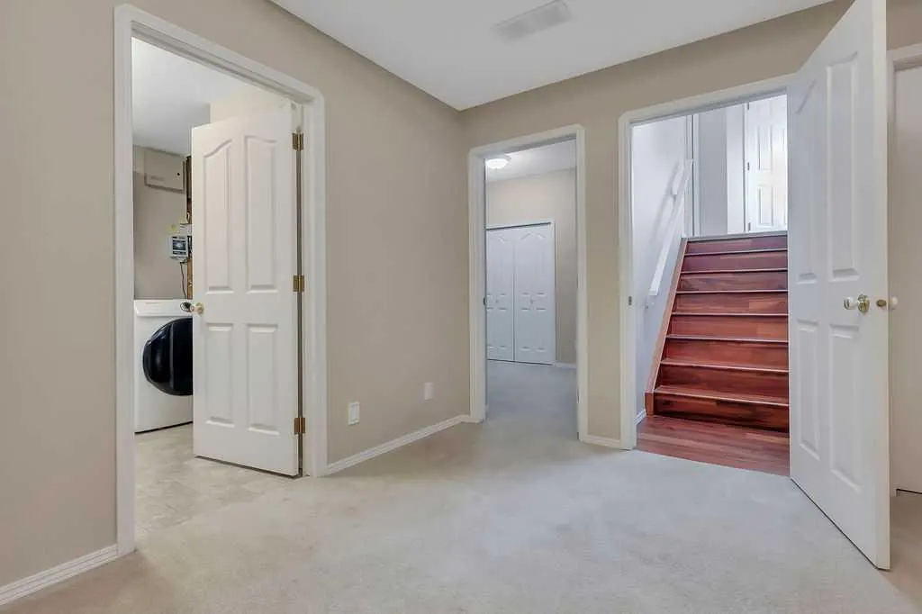68 Asmundsen Avenue