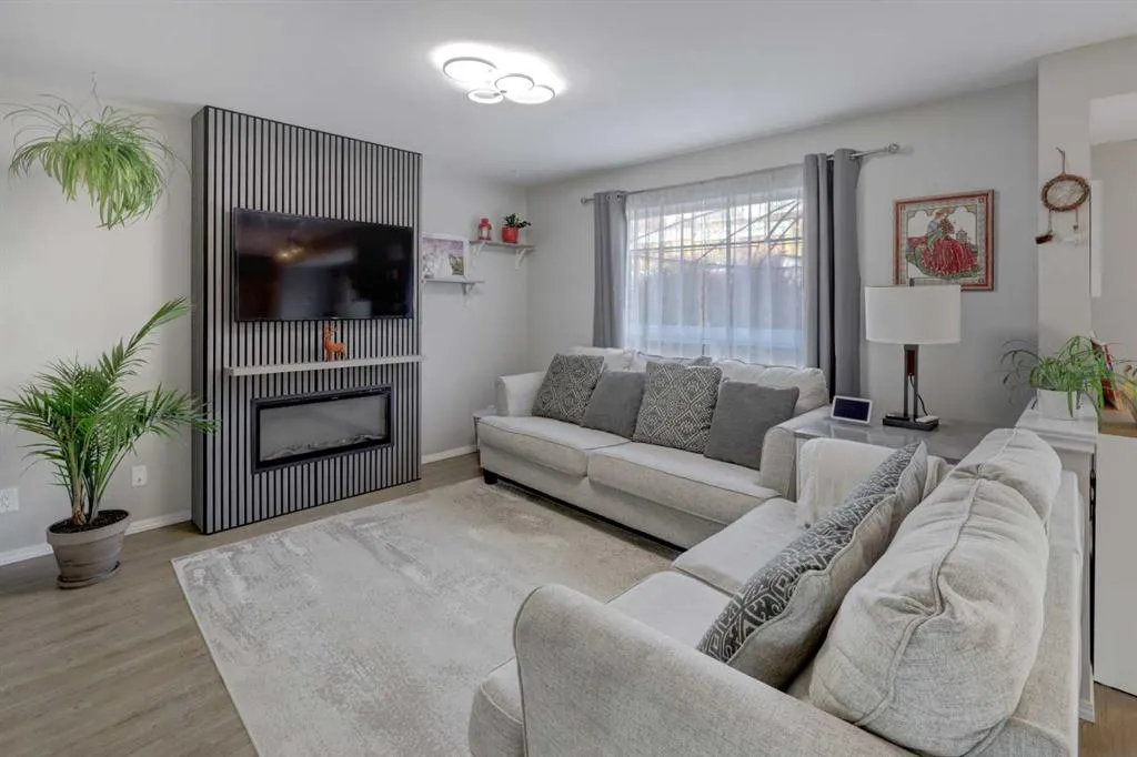 68 Arbour Crest Road NW