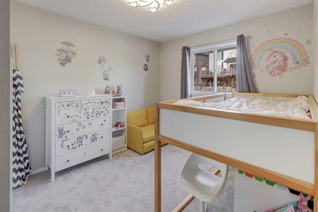 68 Arbour Crest Road NW
