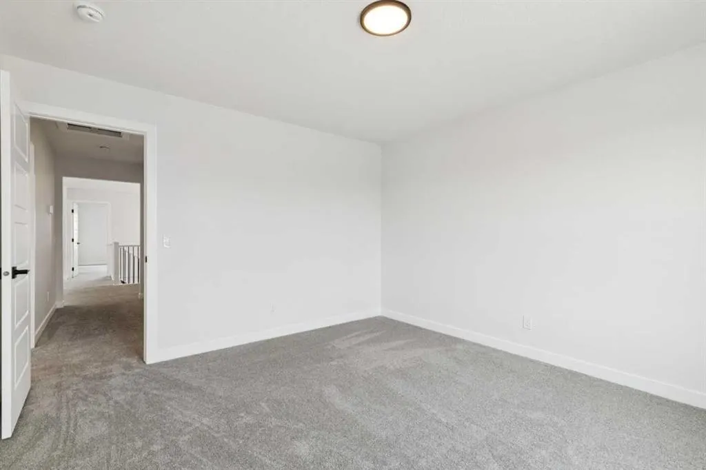 532 Buffaloberry Manor SE