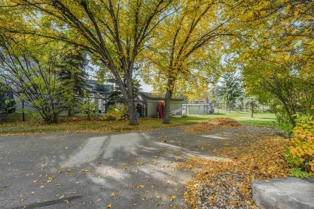 665 East Lakeview Road