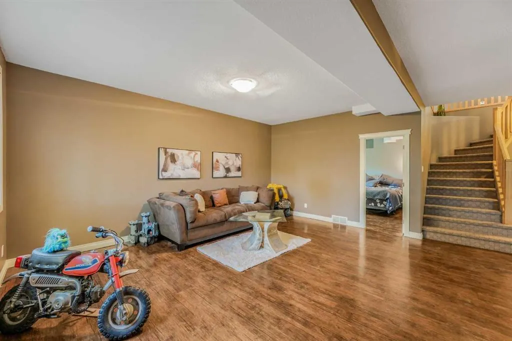 665 East Lakeview Road