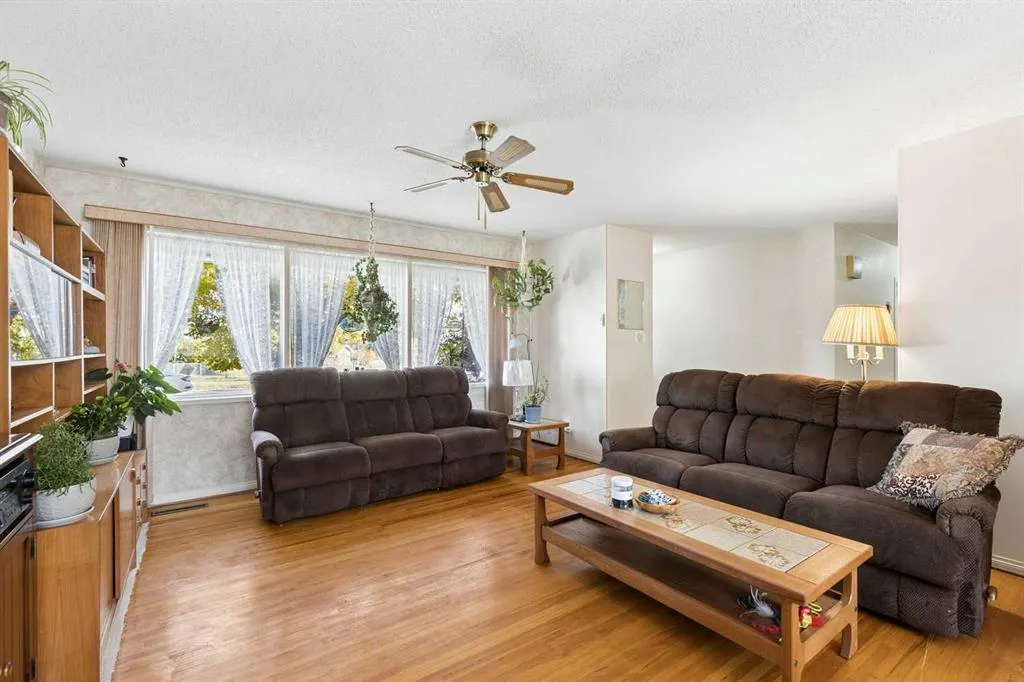 275 Northmount Drive NW