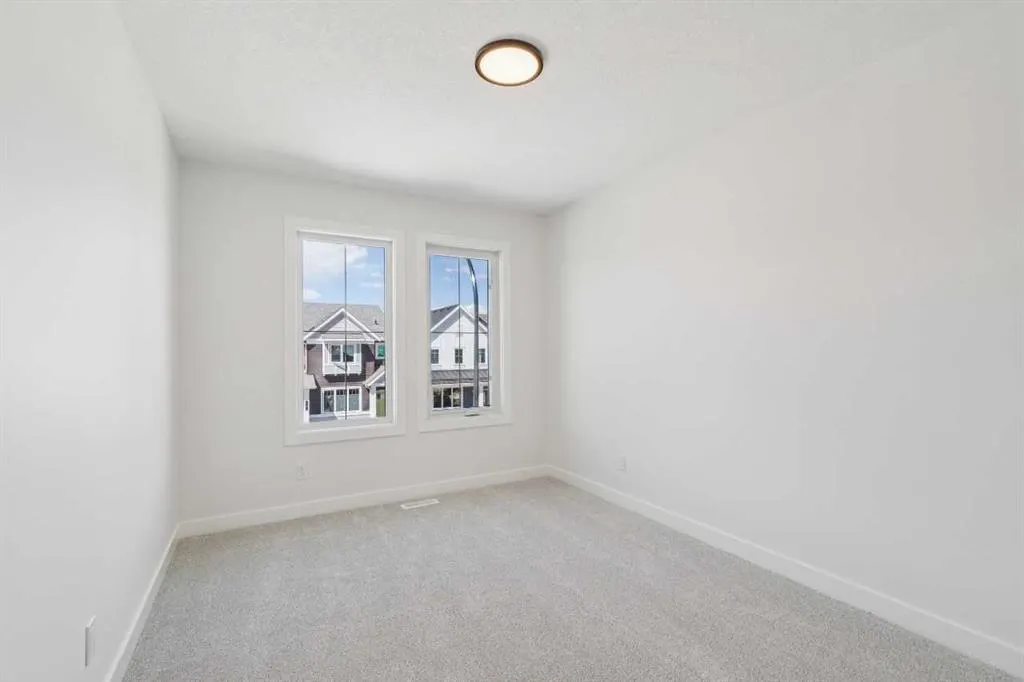 73 Sora Gardens SE