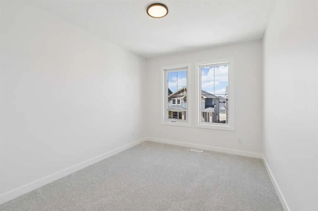 73 Sora Gardens SE