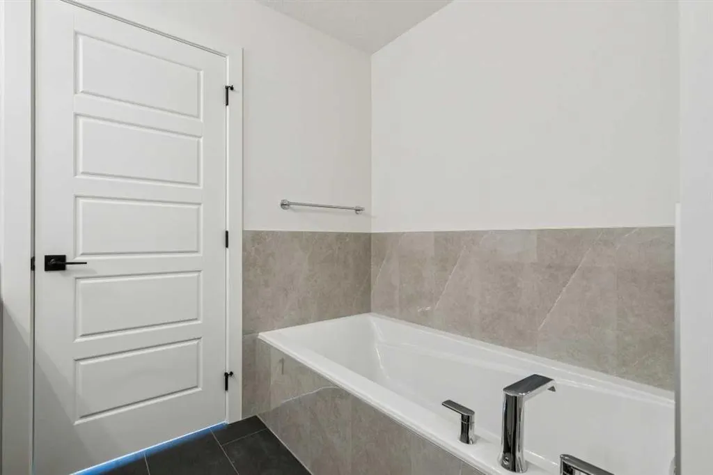 73 Sora Gardens SE