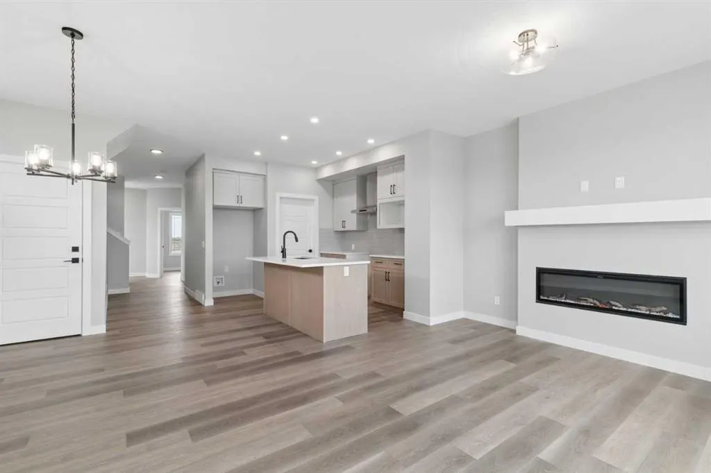 79 Lewiston Park NE