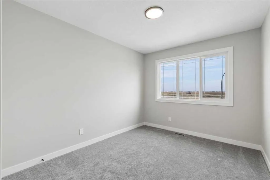 79 Lewiston Park NE