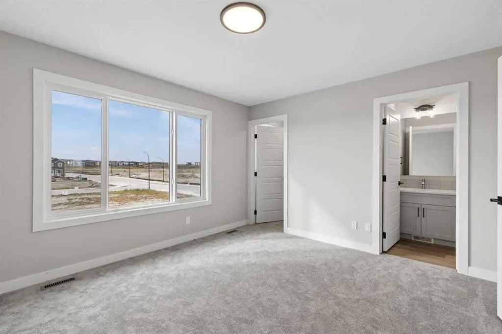 79 Lewiston Park NE