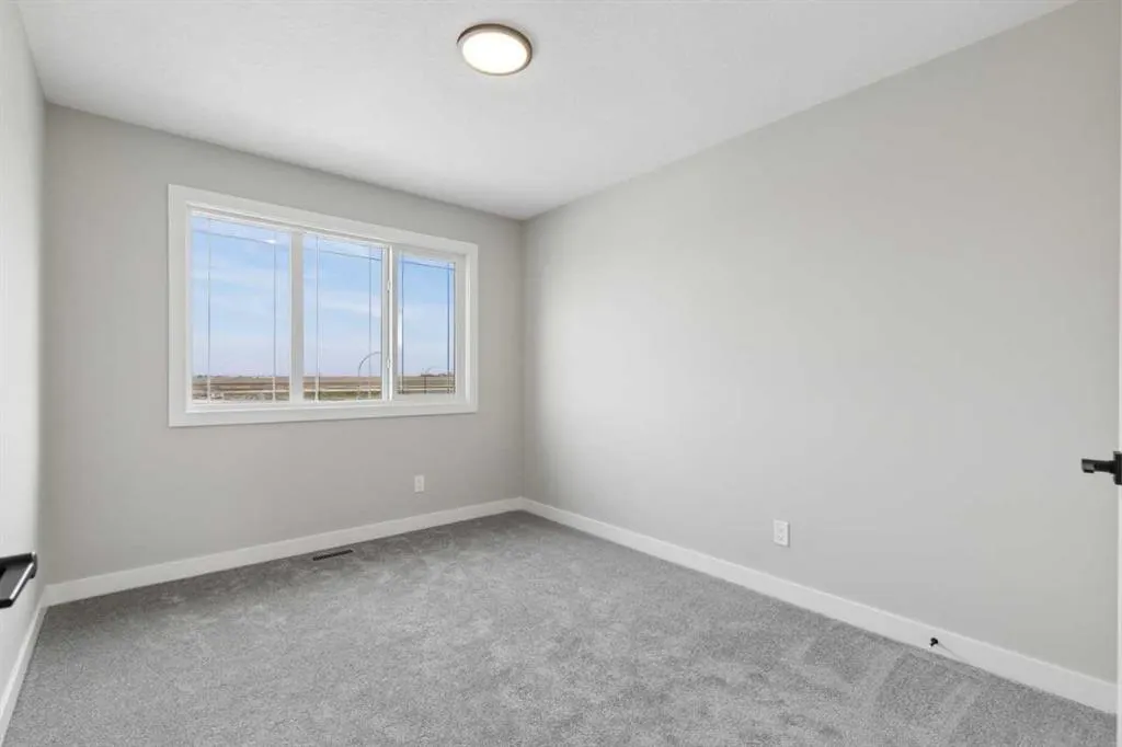 79 Lewiston Park NE