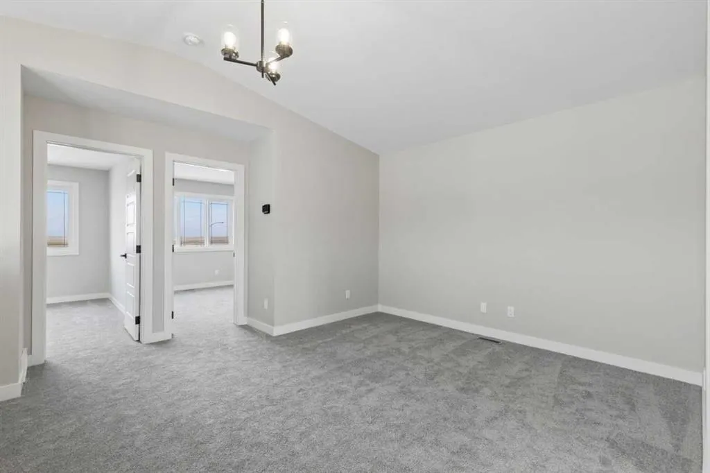 79 Lewiston Park NE