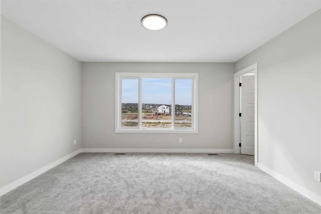 79 Lewiston Park NE