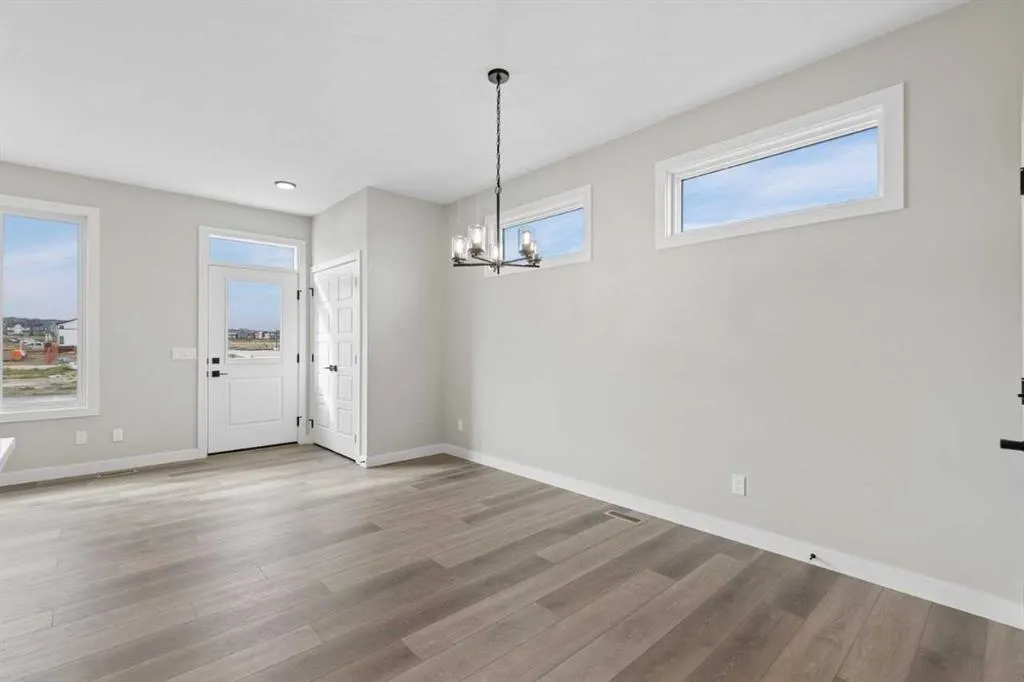 79 Lewiston Park NE