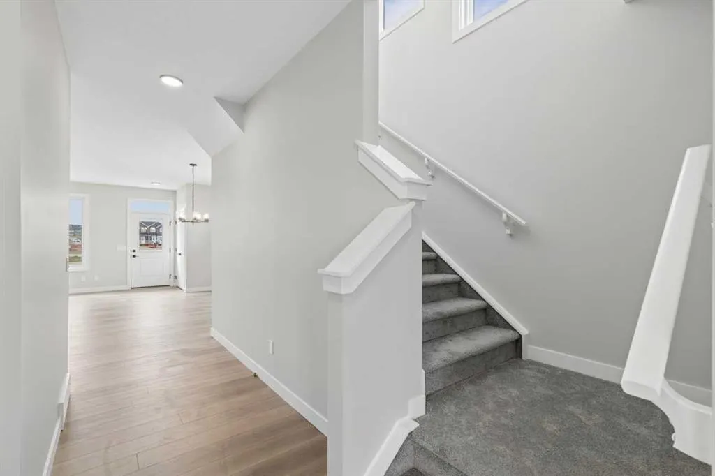 79 Lewiston Park NE
