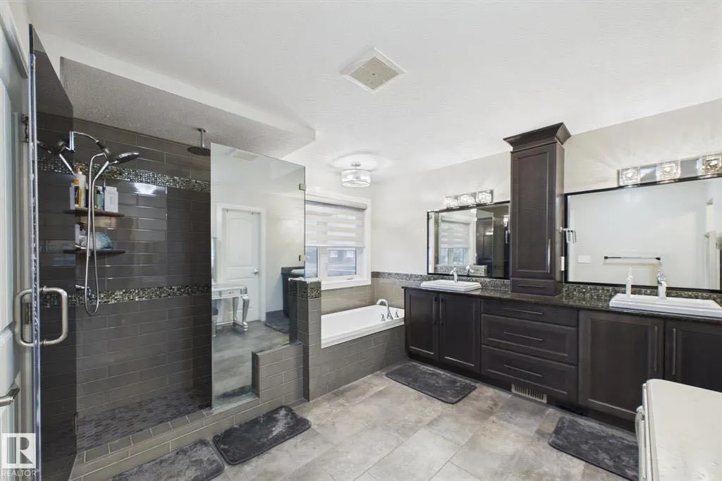 48 Lundberg Crescent